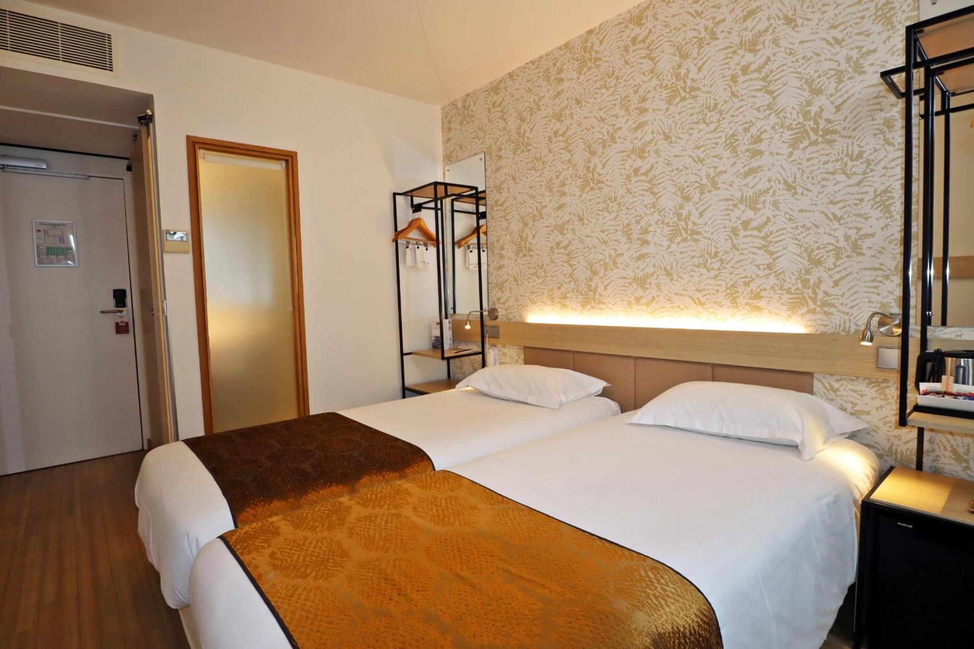 Hotel Hor Les Lumieres Париж Екстериор снимка