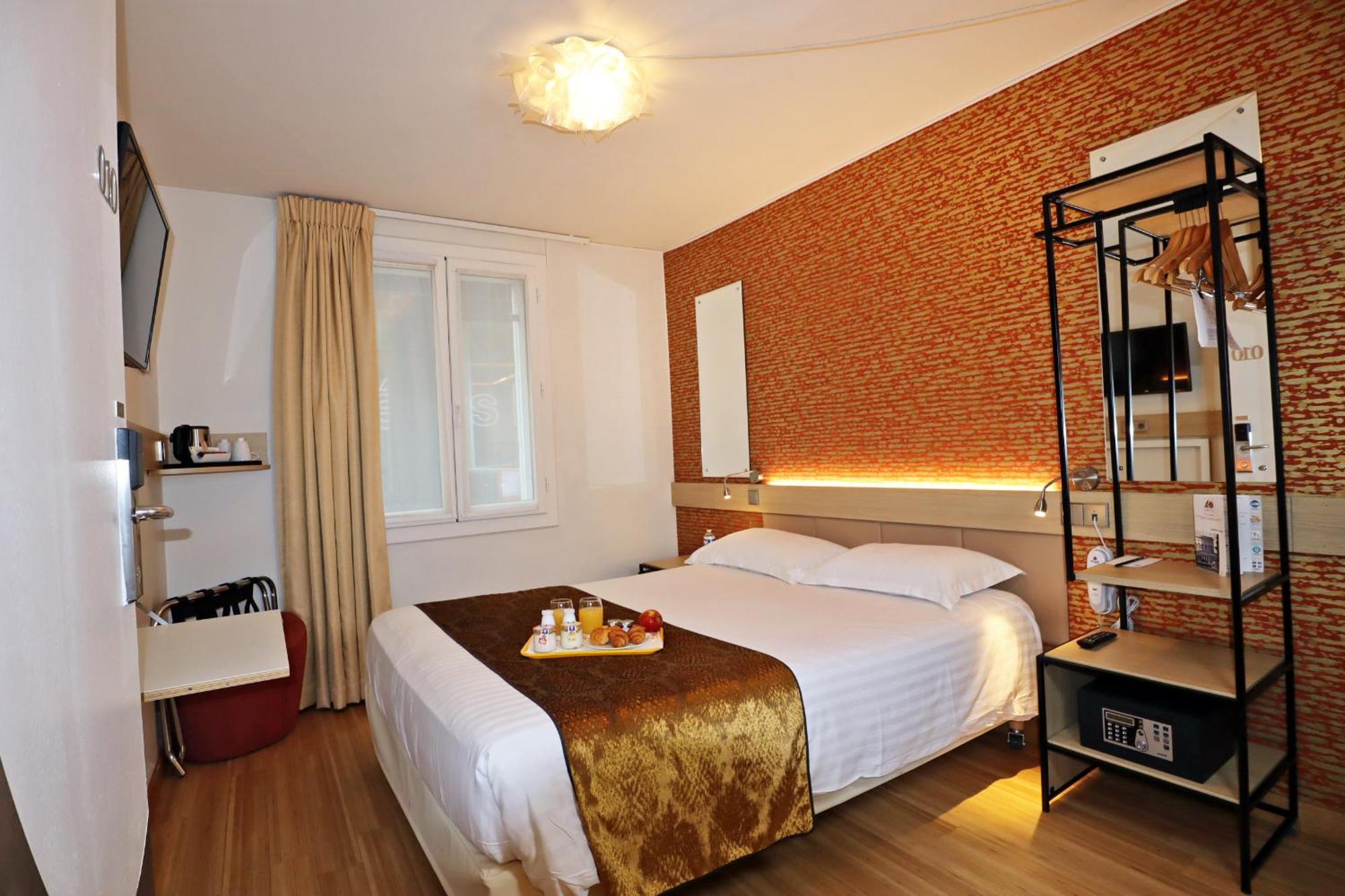 Hotel Hor Les Lumieres Париж Екстериор снимка